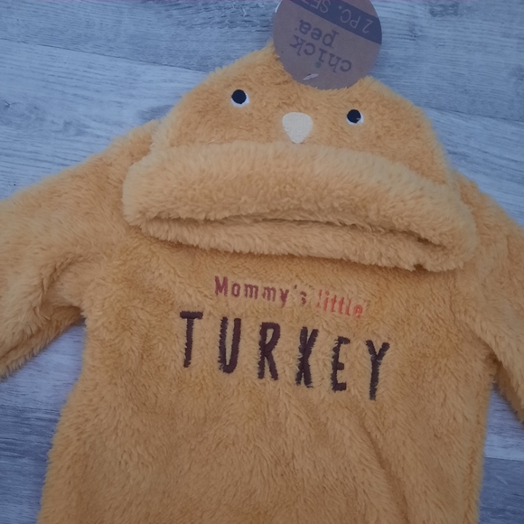 Mommy's Little Turkey Onesie Set - Picture 2 of 4